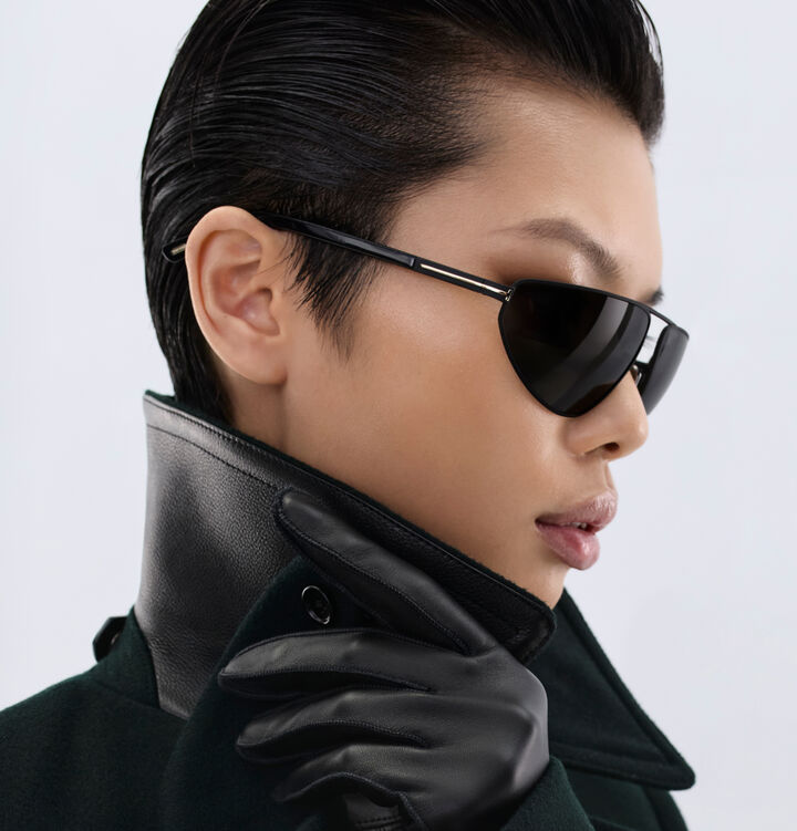 EYEWEAR